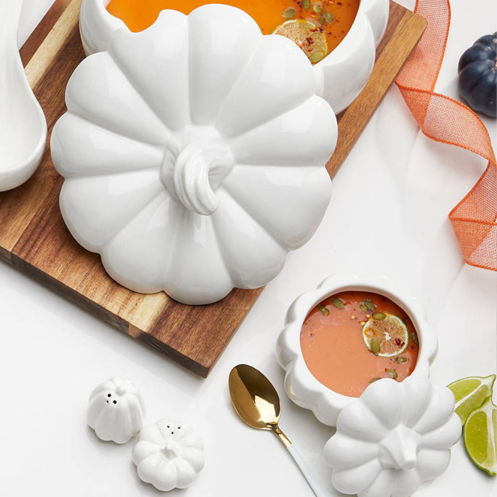 salt and pepper shakers